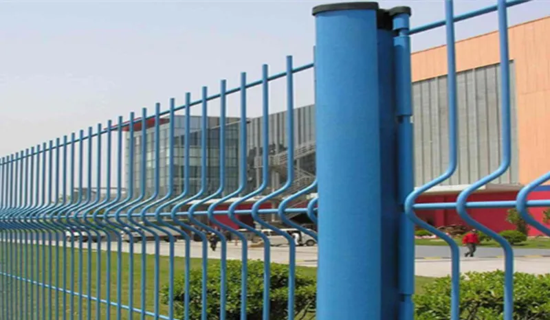Peach-Shaped Post Mesh Panel